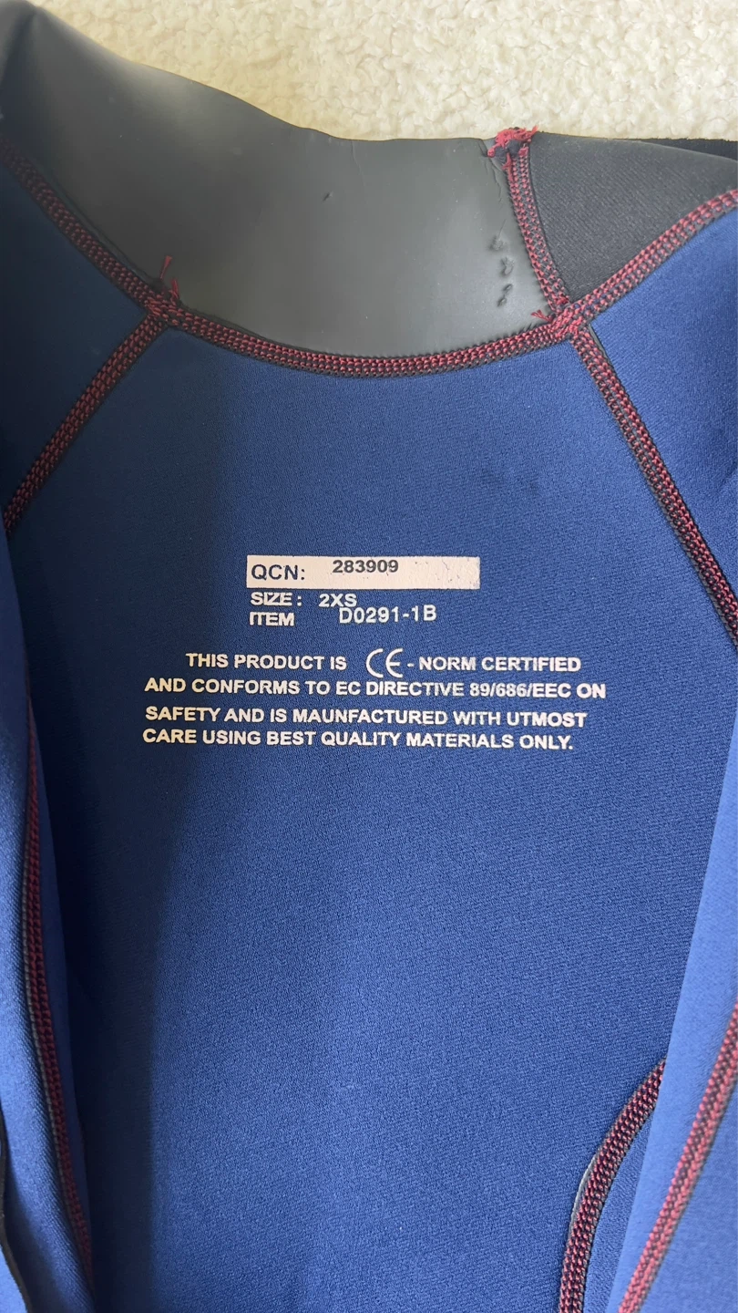3mm Pinnacle Wetsuit - Size 2XS - photo 4