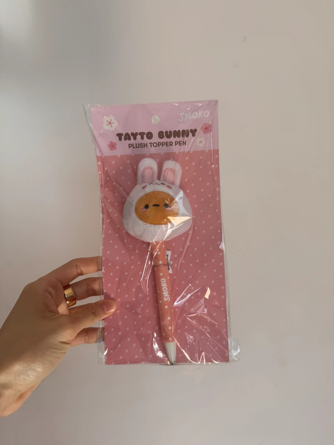 Smoko Tayto Bunny Plush Topper Pen