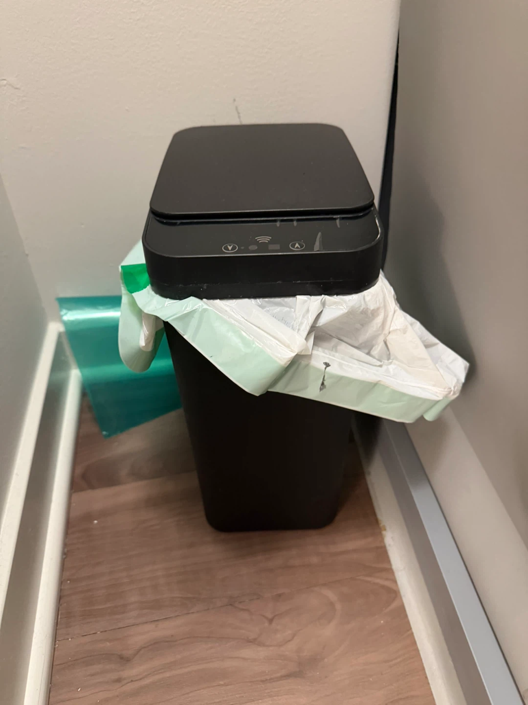 Motion sensing Bluetooth trash cans x2 - photo 2