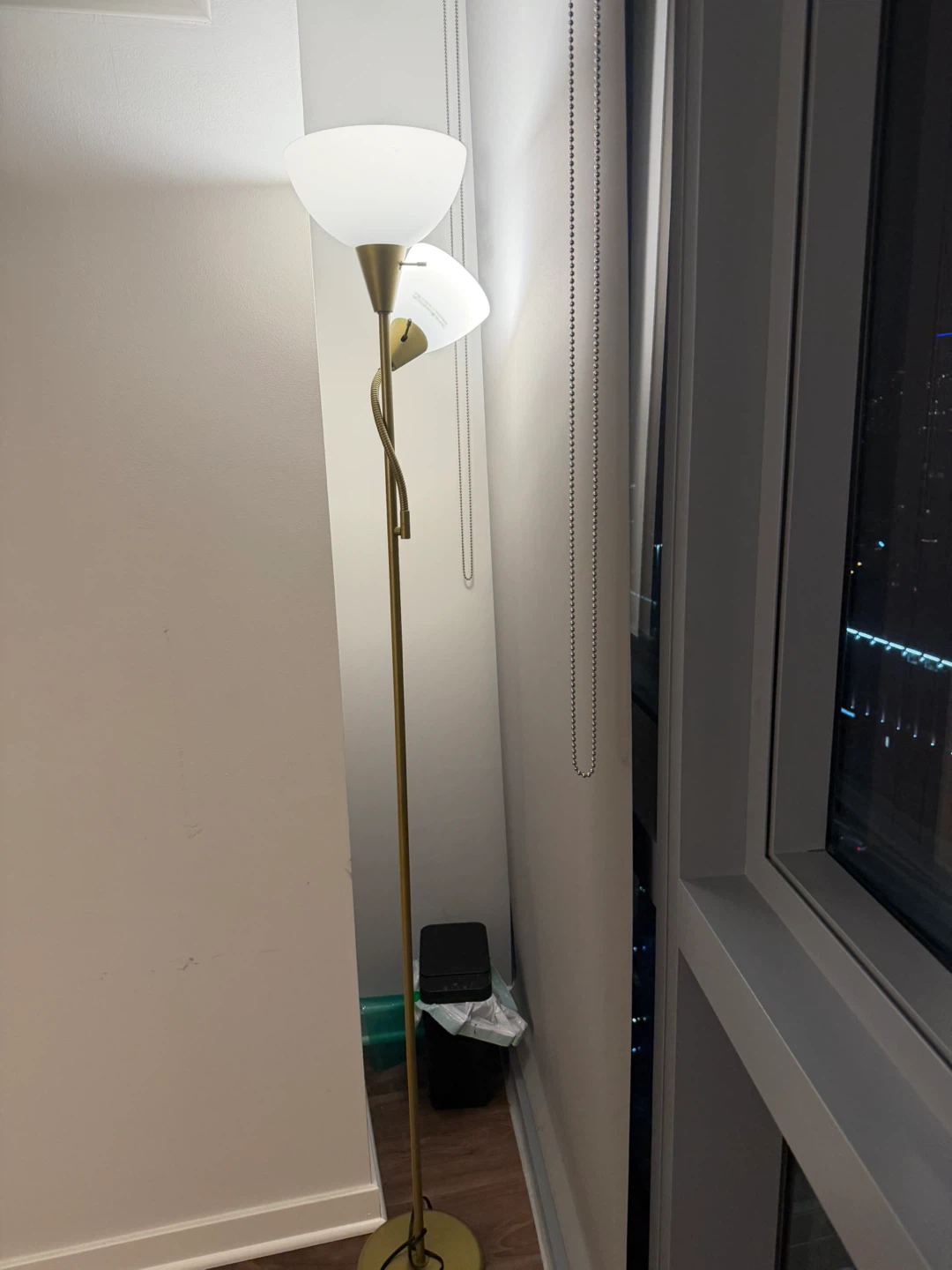 Adjustable Floor Lamp x2 lamps comes w bulbs - photo 3