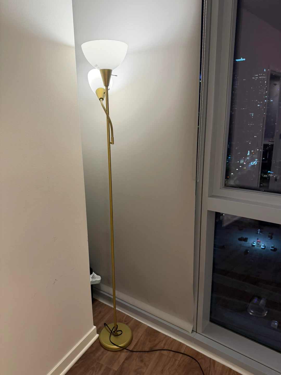 Adjustable Floor Lamp x2 lamps comes w bulbs - photo 2