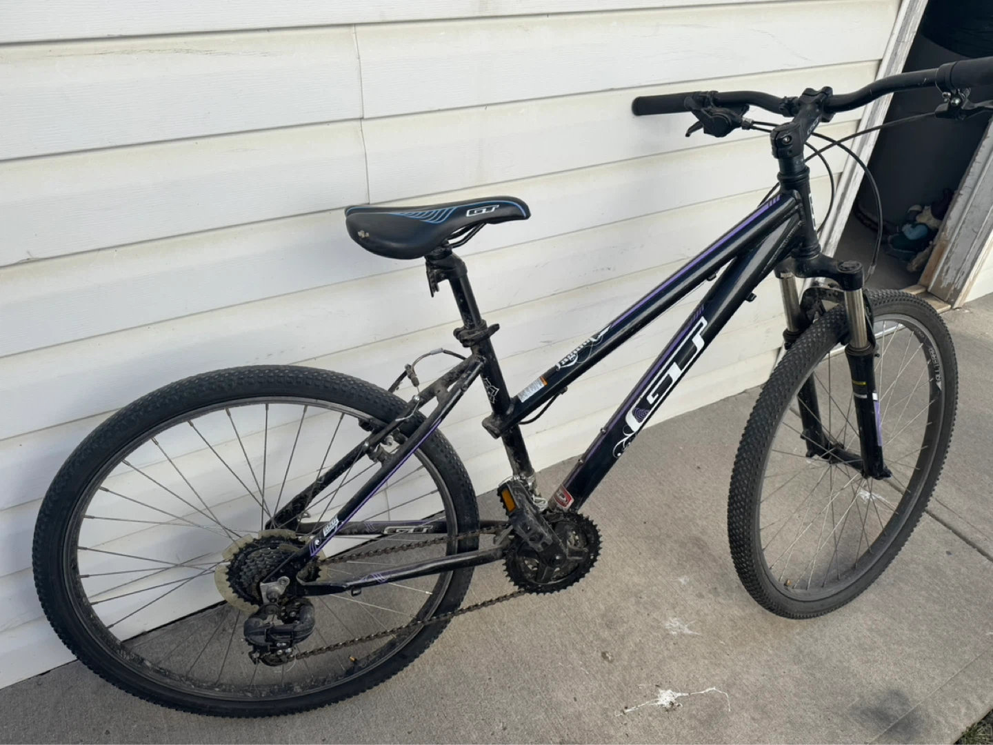 GT Aluminum Mountain Bike - photo 2