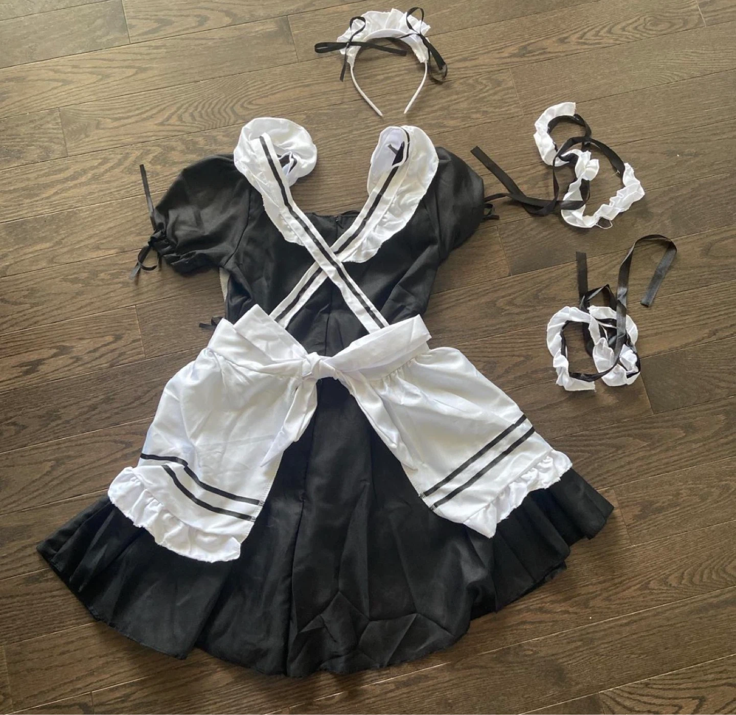 Maid Costume Set with Headband and Armbands - photo 2