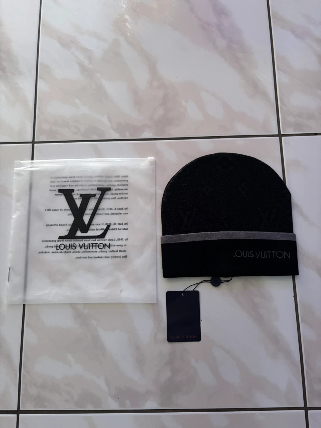 Tuque Louis Vuitton noire