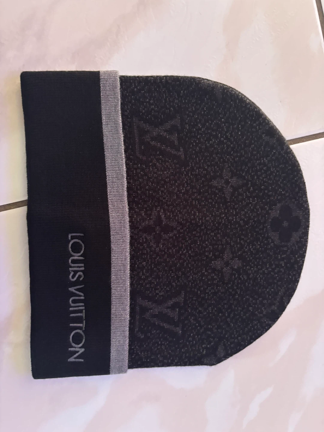 Tuque Louis Vuitton noire - photo 2