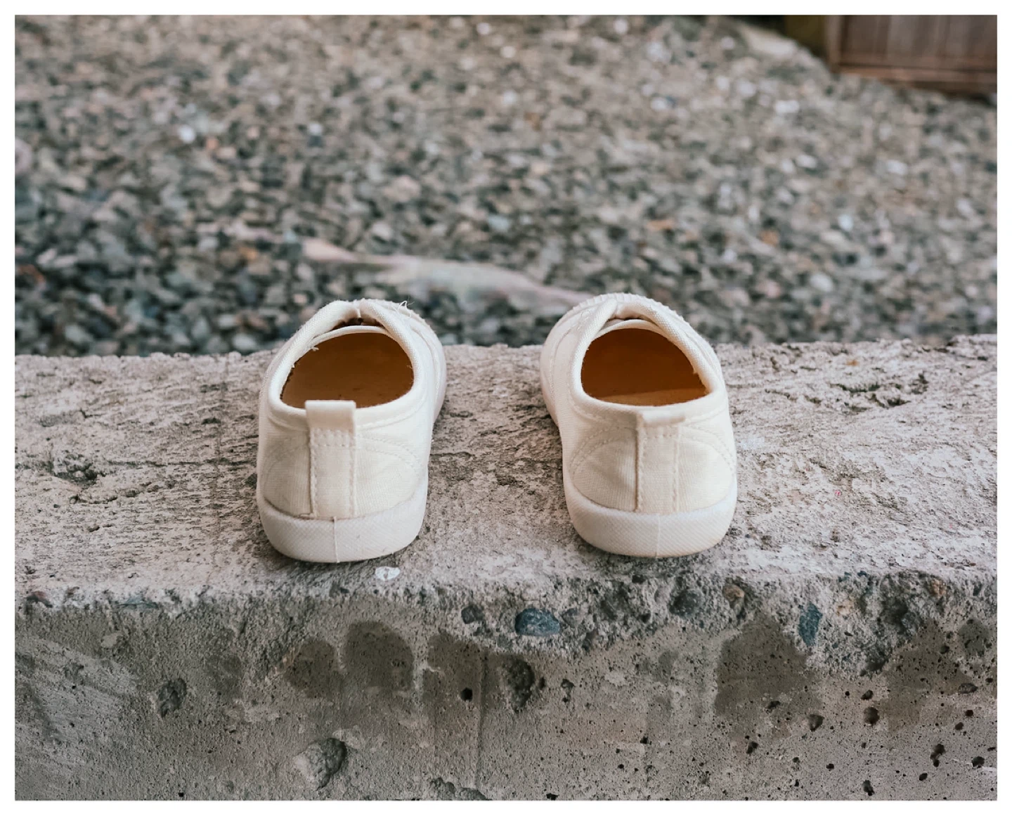 Kid's Off-White Canvas Slip-On Shoes Size 6 - photo 3