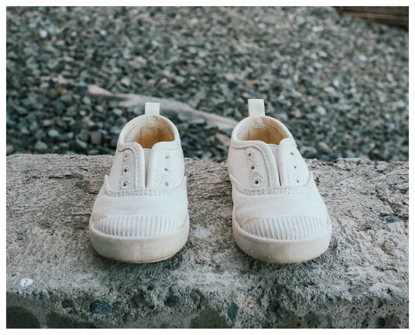 Kid's Off-White Canvas Slip-On Shoes Size 6 - photo 4