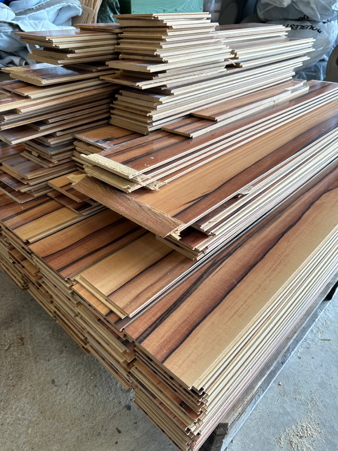 Modern Click-Lock Laminate Flooring 9mm (CAN DELIVER) - photo 5