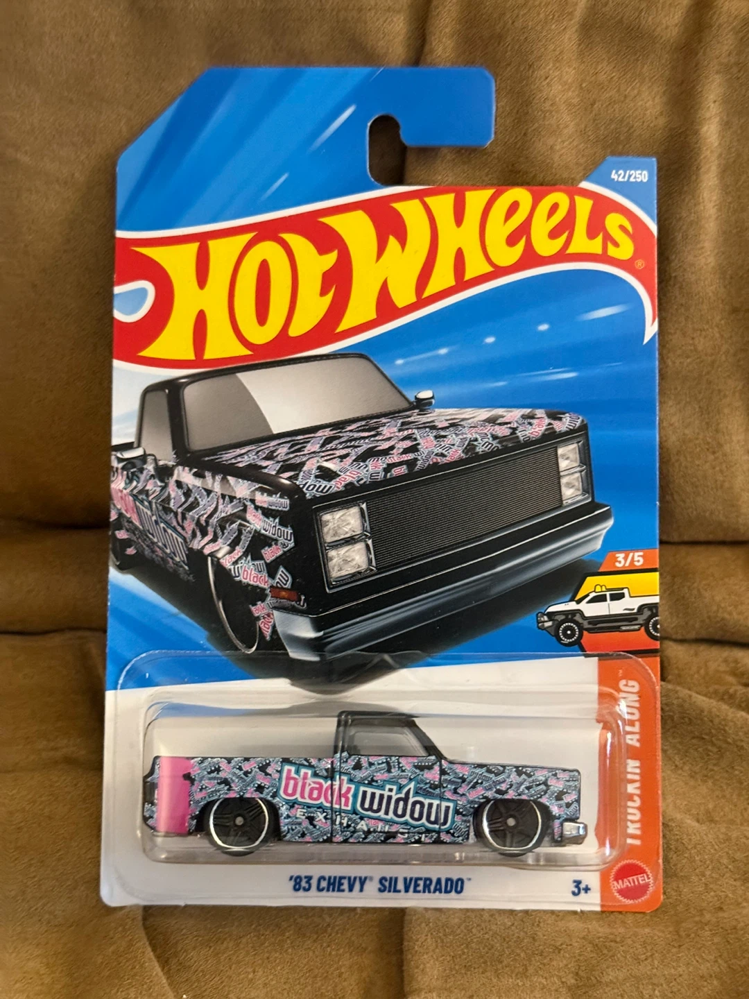 Hot Wheels '83 Chevy Silverado lot - photo 3