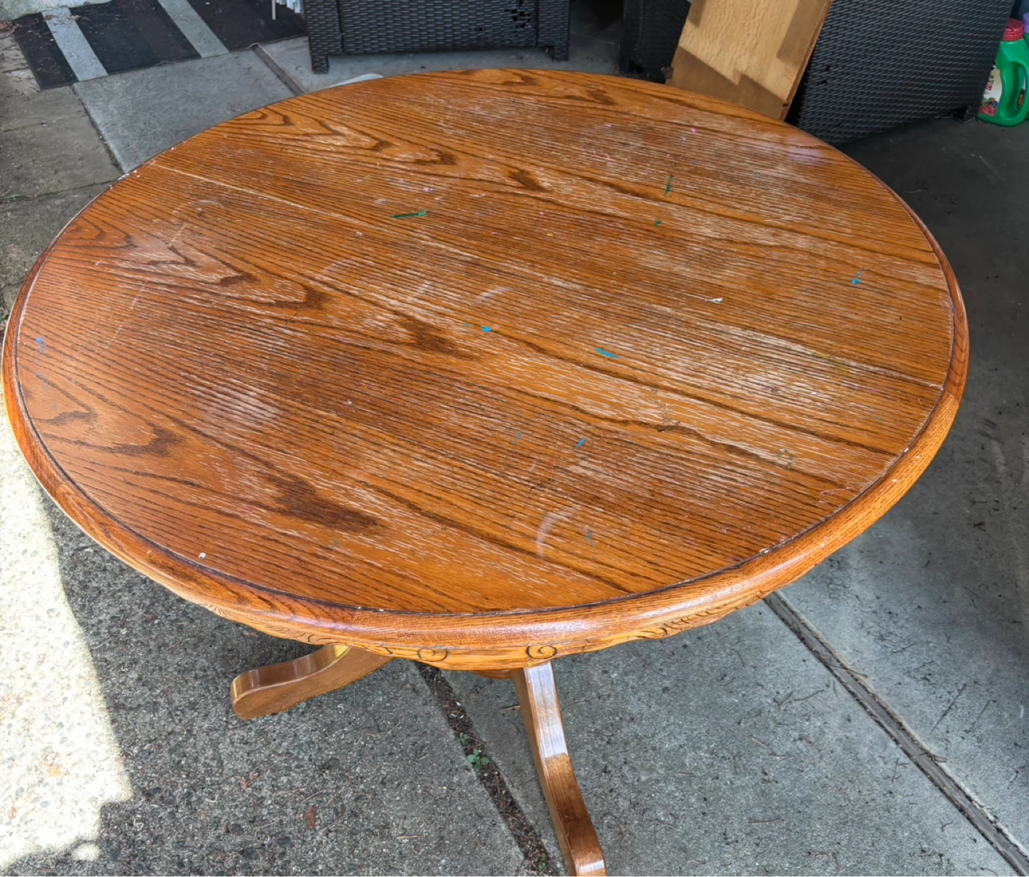 Round Oak Pedestal Dining Table with Leaf Insert