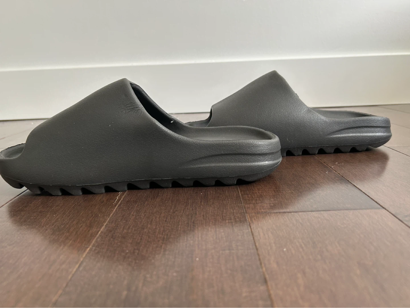 Adidas Yeezy Slide - photo 2