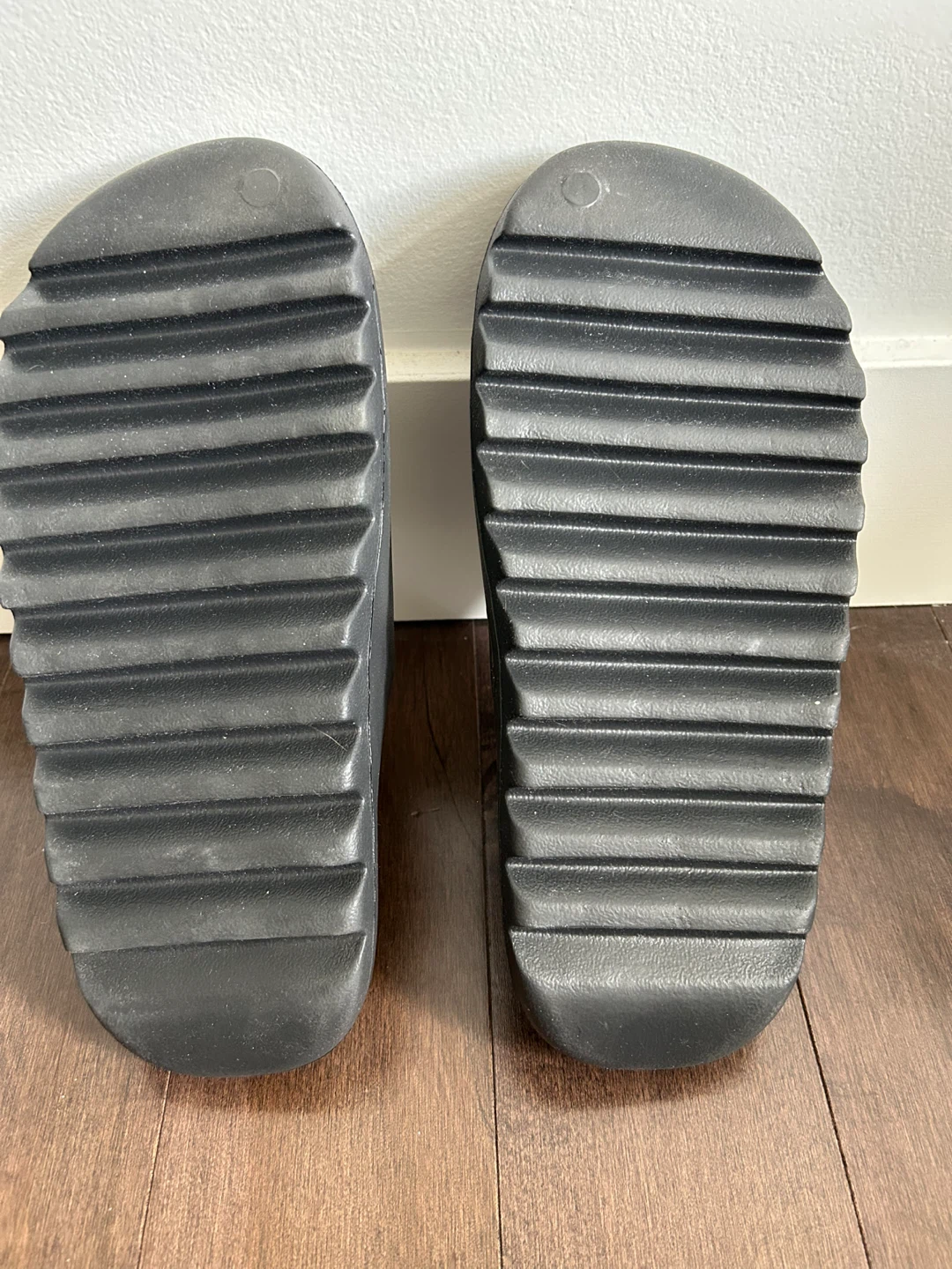 Adidas Yeezy Slide - photo 3