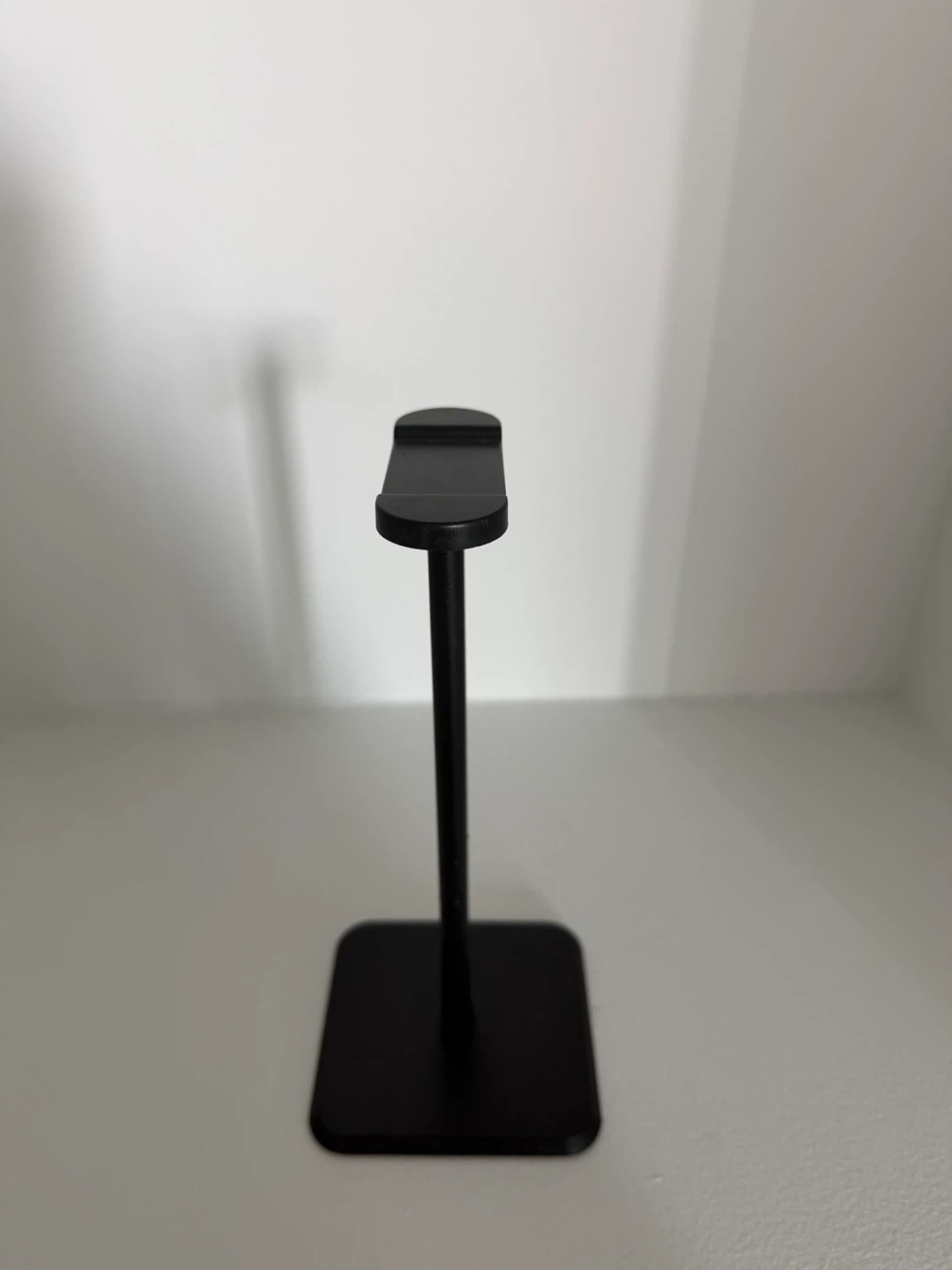 Black Headphone Stand - photo 2