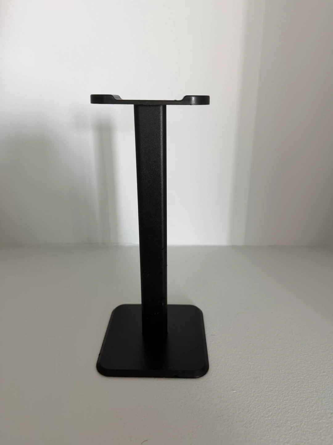 Black Headphone Stand