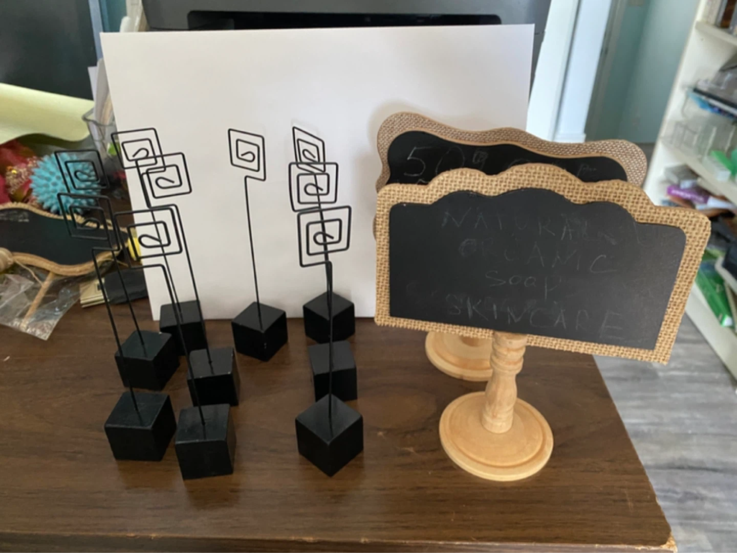 9 Black Wire Place Card Holders plus small blackboard - photo 2