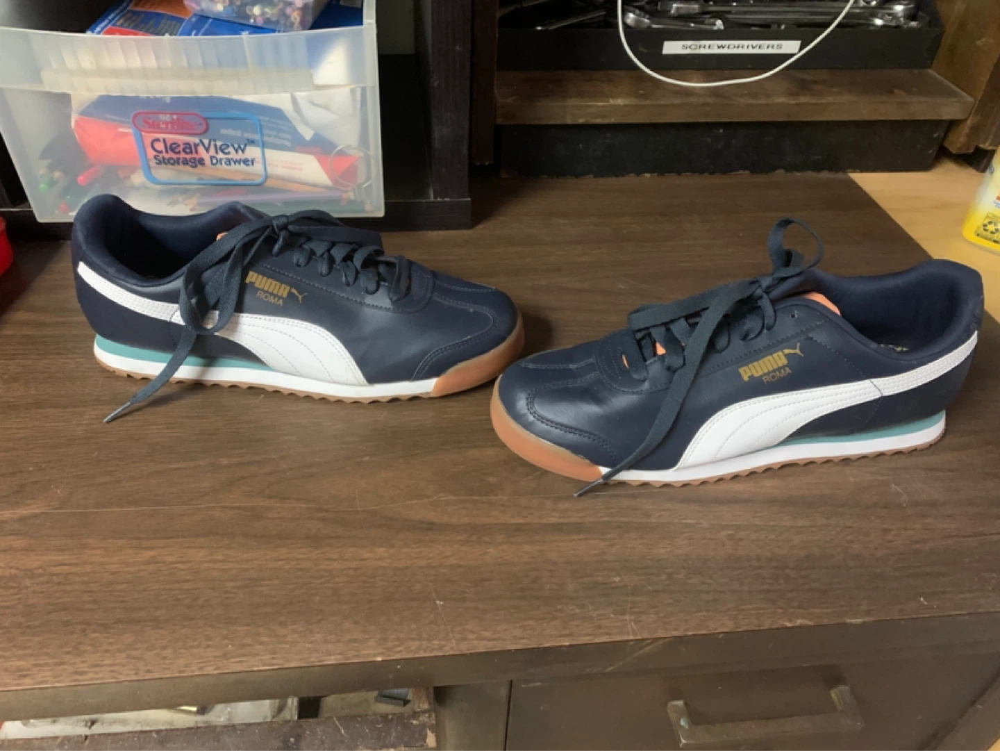 Mens and women shoes reebook, levis and pumas