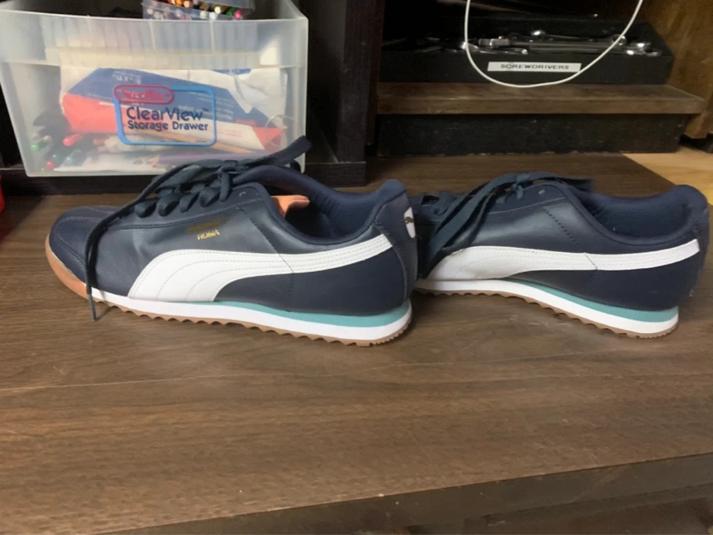 Mens and women shoes reebook, levis and pumas - photo 2