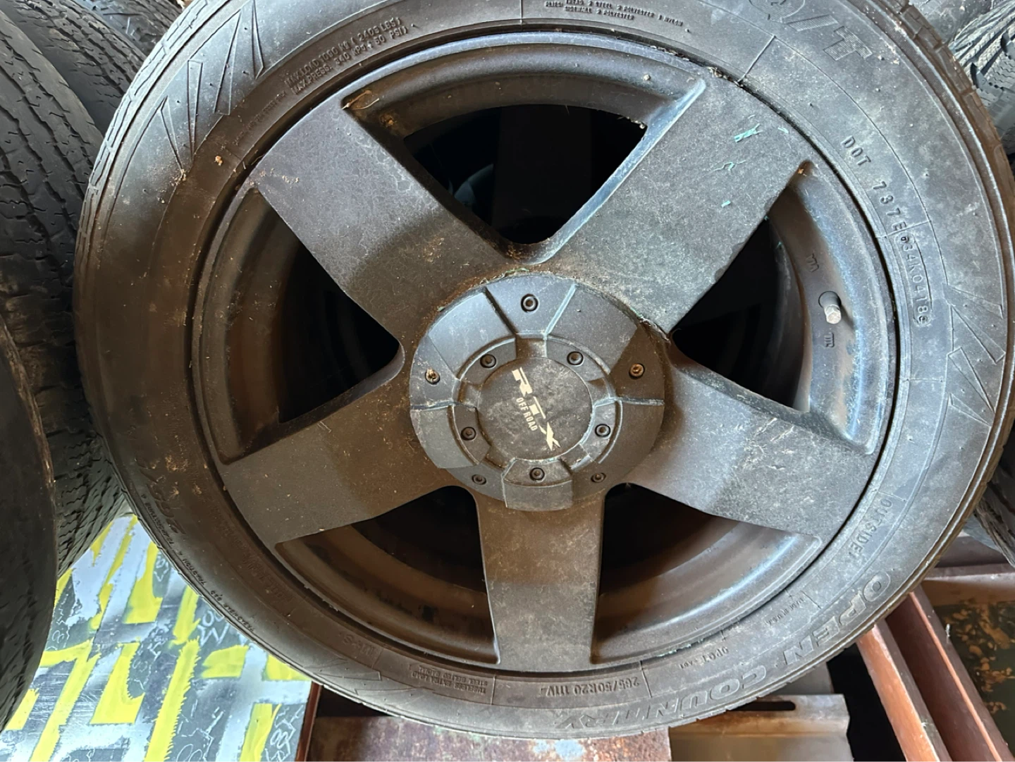 Goodyear Wrangler 265/70R17 115T Tire