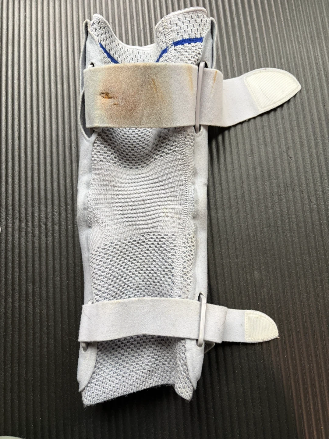 Bauerfeind GenuTrain S Knee Brace - Size 2 - Titanium - photo 4