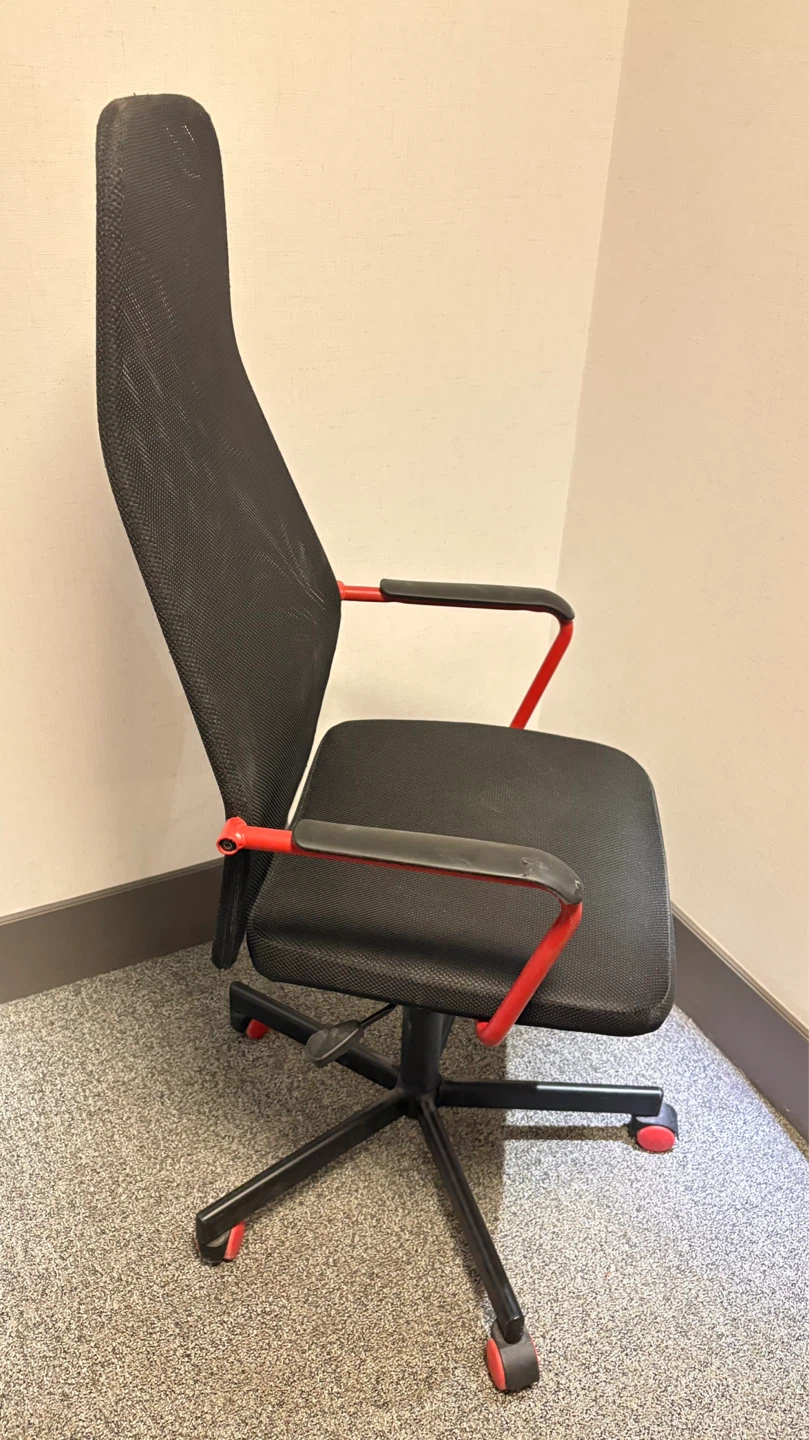Black Mesh Office Chair with Red Accents - photo 2