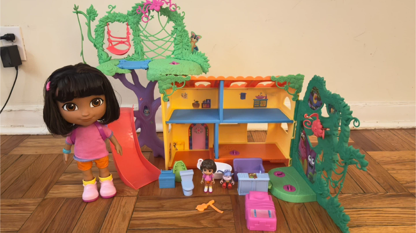 Dora doll with music and Dora Treehouse