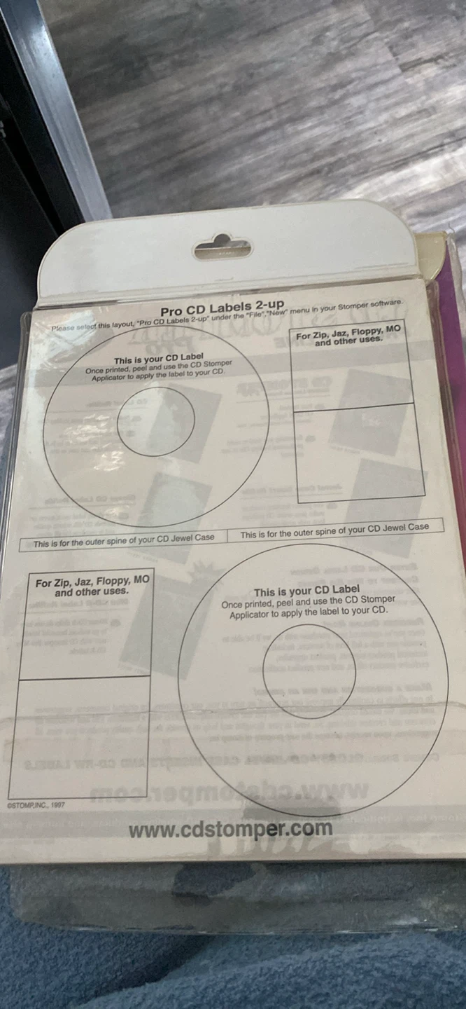 CD Stomper Pro CD Label Refills - 100 Die-Cut Adhesive Labels - photo 2