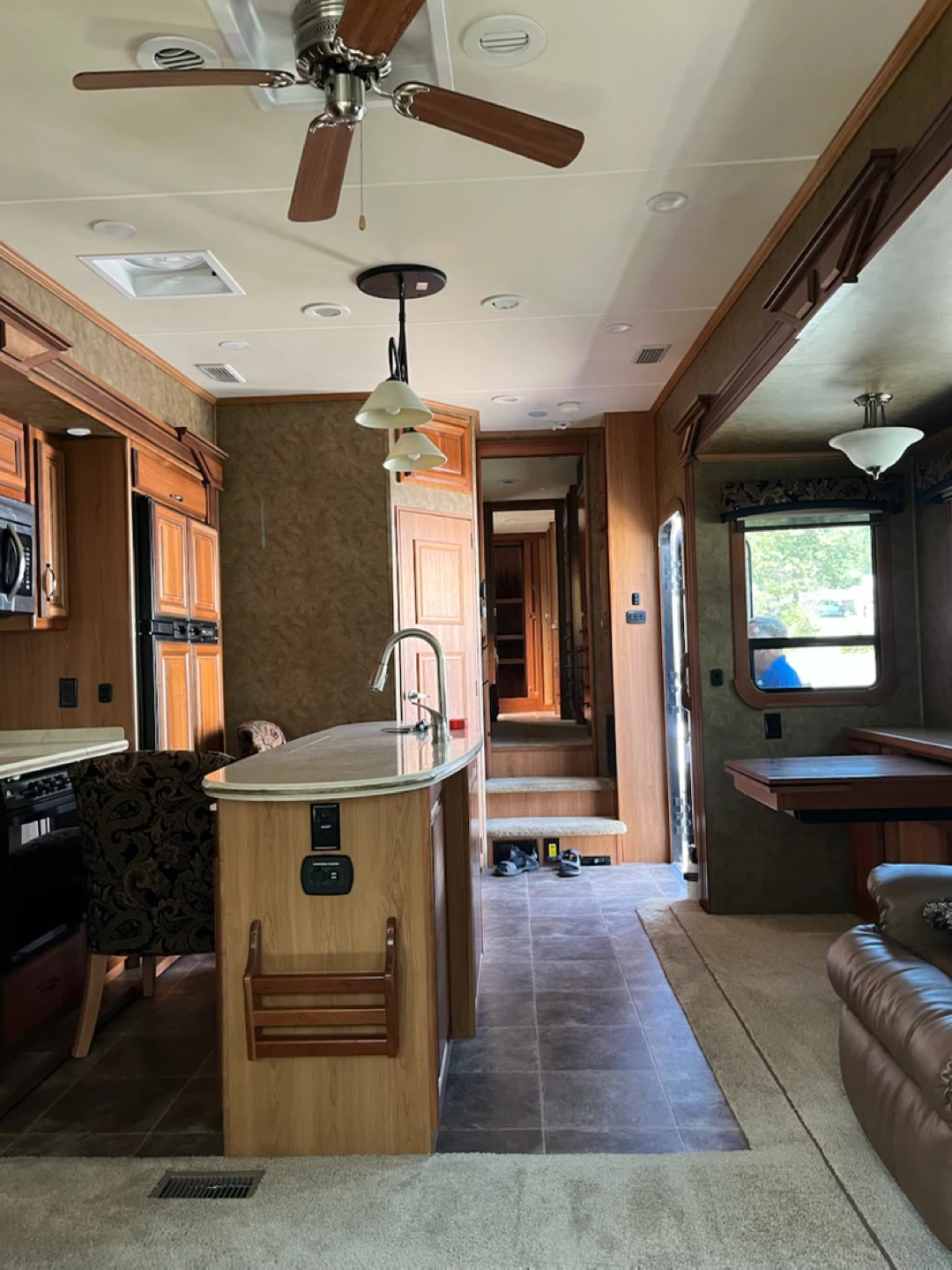 Redwood Fifth Wheel loaded 2015