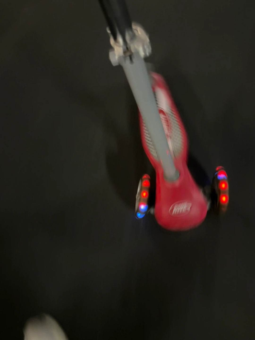 Radio Flyer 3-Wheel Scooter with Light-Up Wheels - photo 5