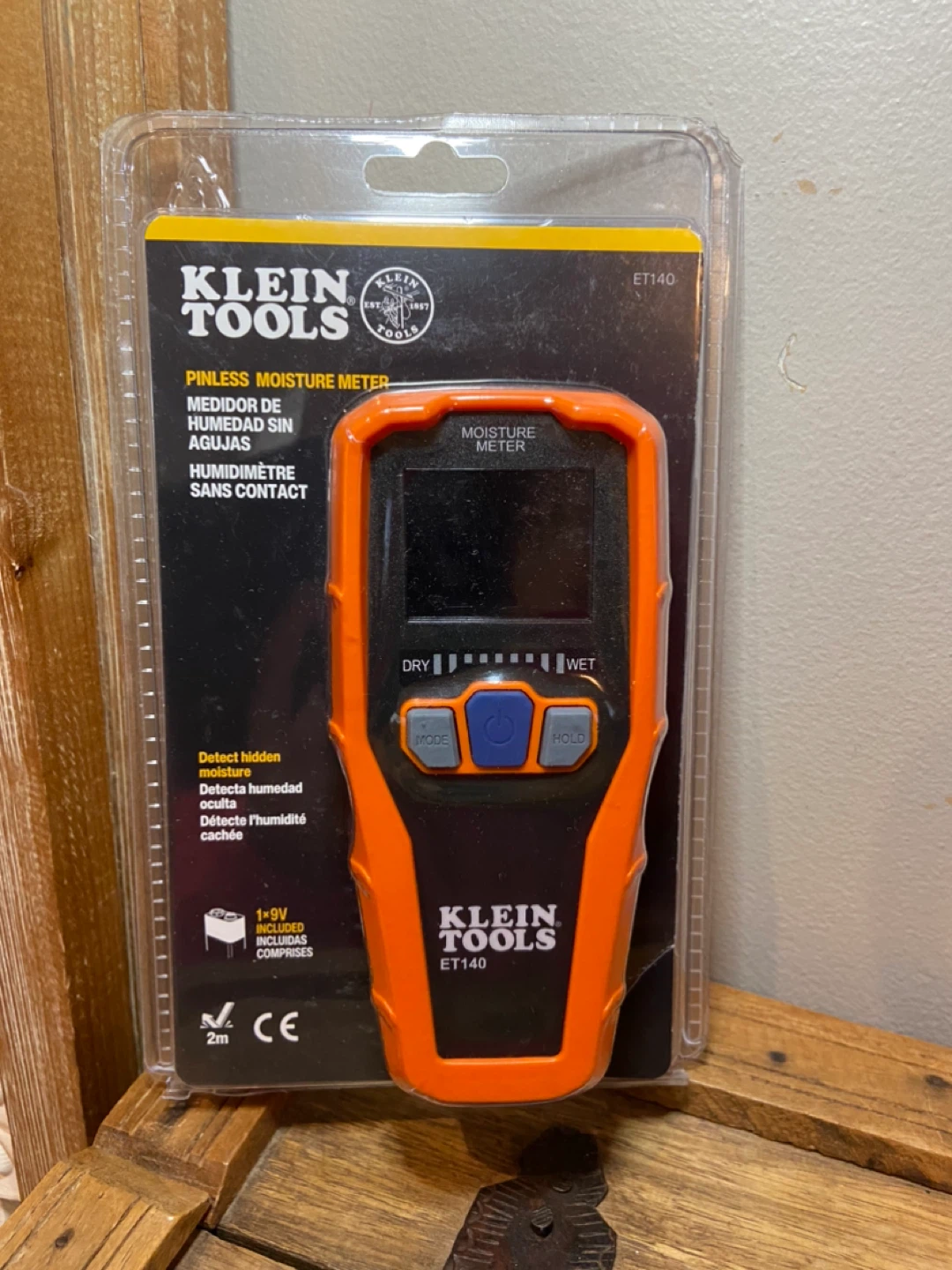 Klein Tools ET140 Pinless Moisture Meter