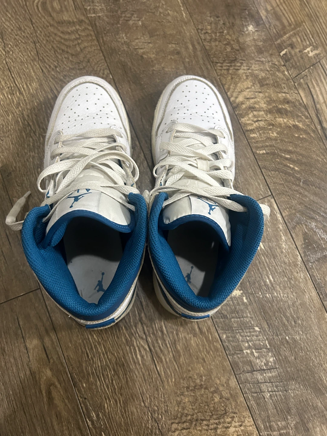 Air Jordan 1 Mids - photo 5