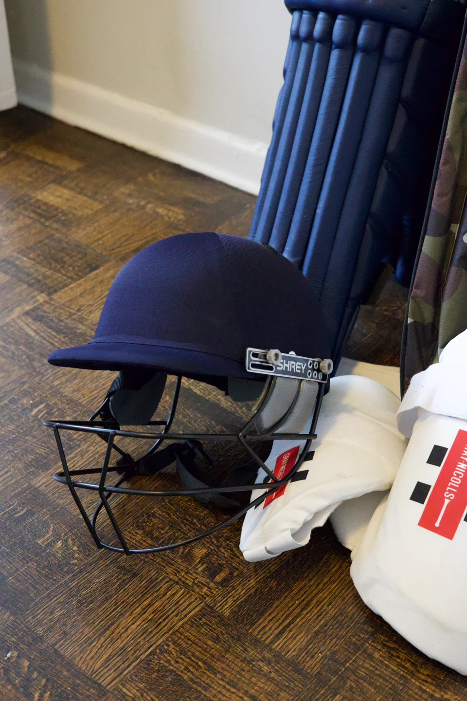 SS Sunridges Cricket Kit Bag and Protective Gear - photo 3