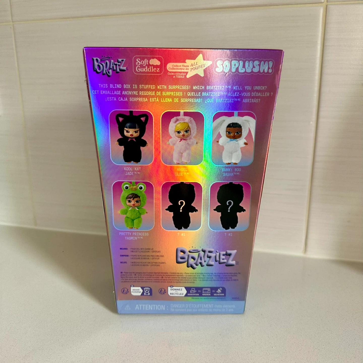 Bratziez Iconz Series Plush Keychain Blind Box (Angel Cloe) - photo 3