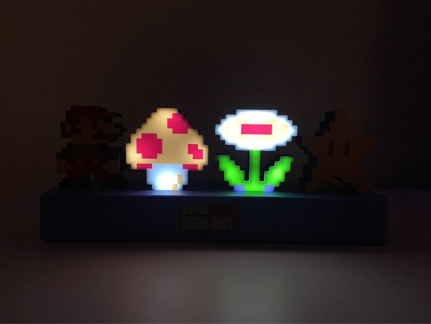 Super Mario Bros. Pixel Art Decor Lamp - photo 3