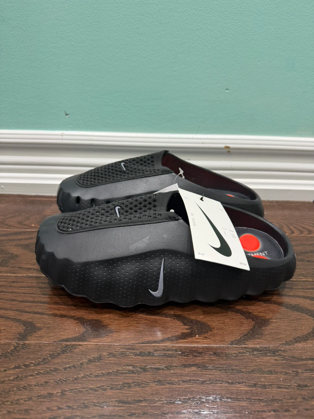 Nike 001 black slides