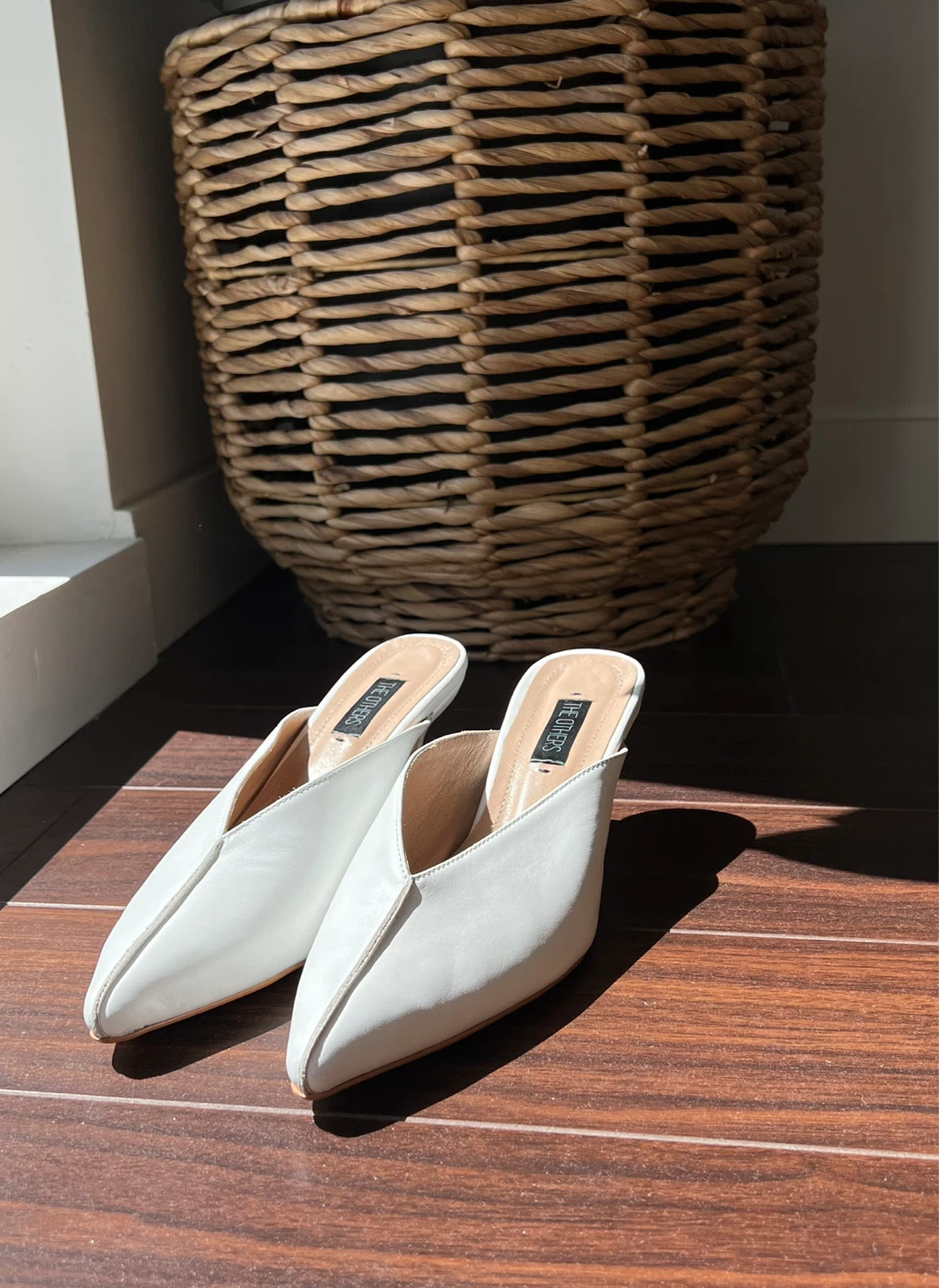 THE OTHERS White Pointed Toe Mules Size 8.5-9 US - photo 2