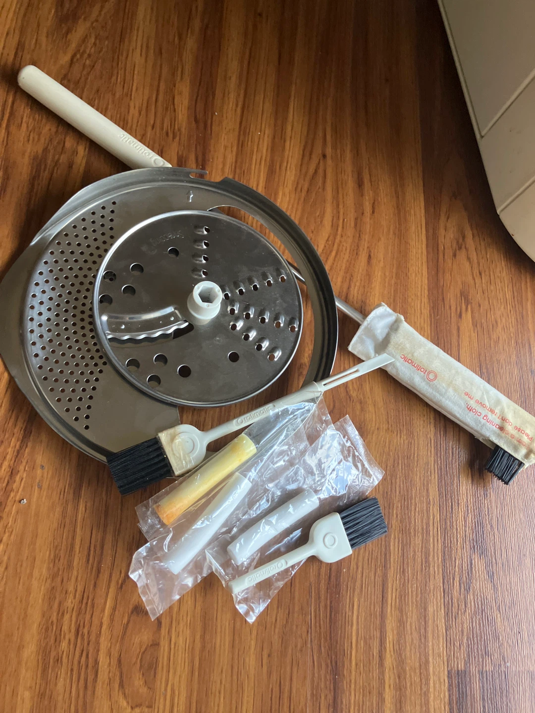 Rotimatic Bread Maker with Accessories and Manual - photo 3