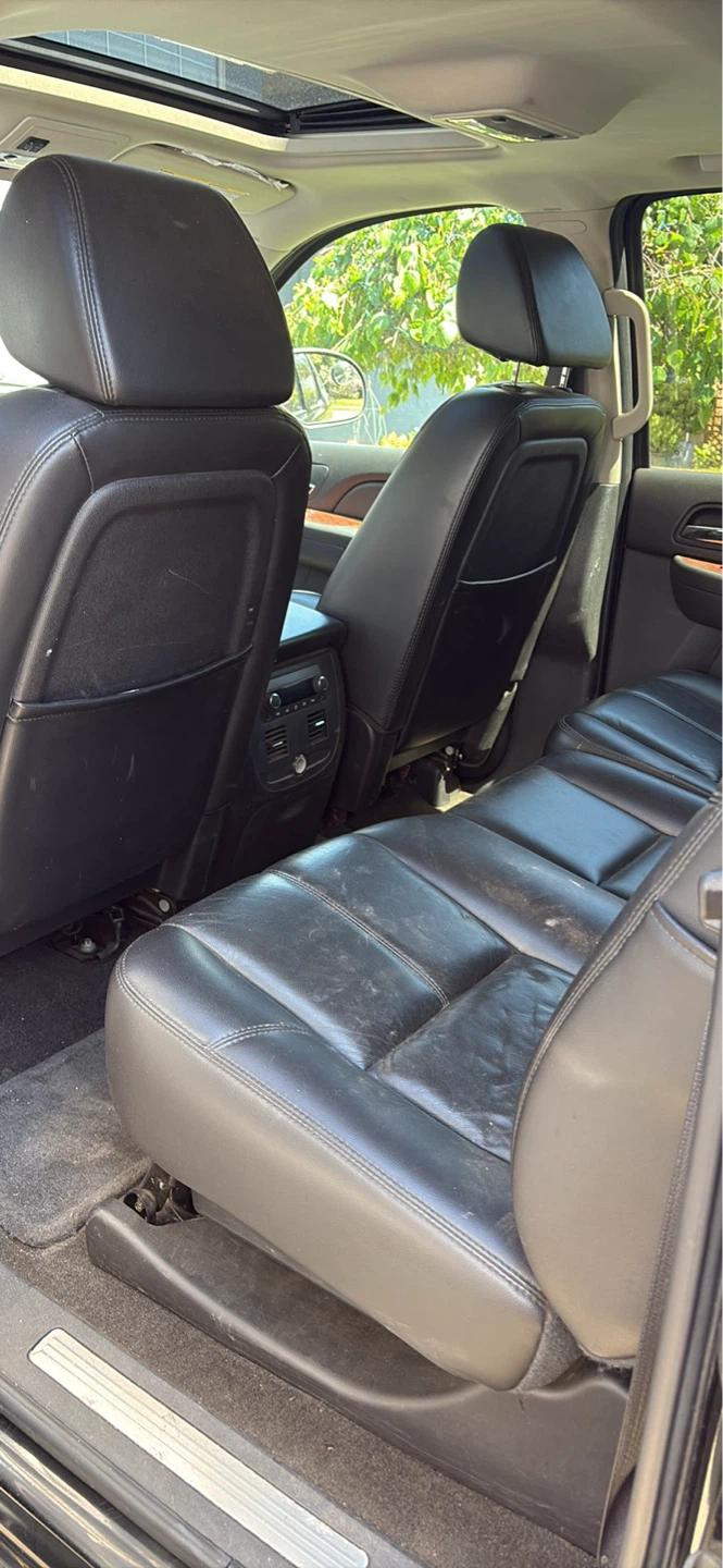 Black Chevrolet Avalanche - photo 5