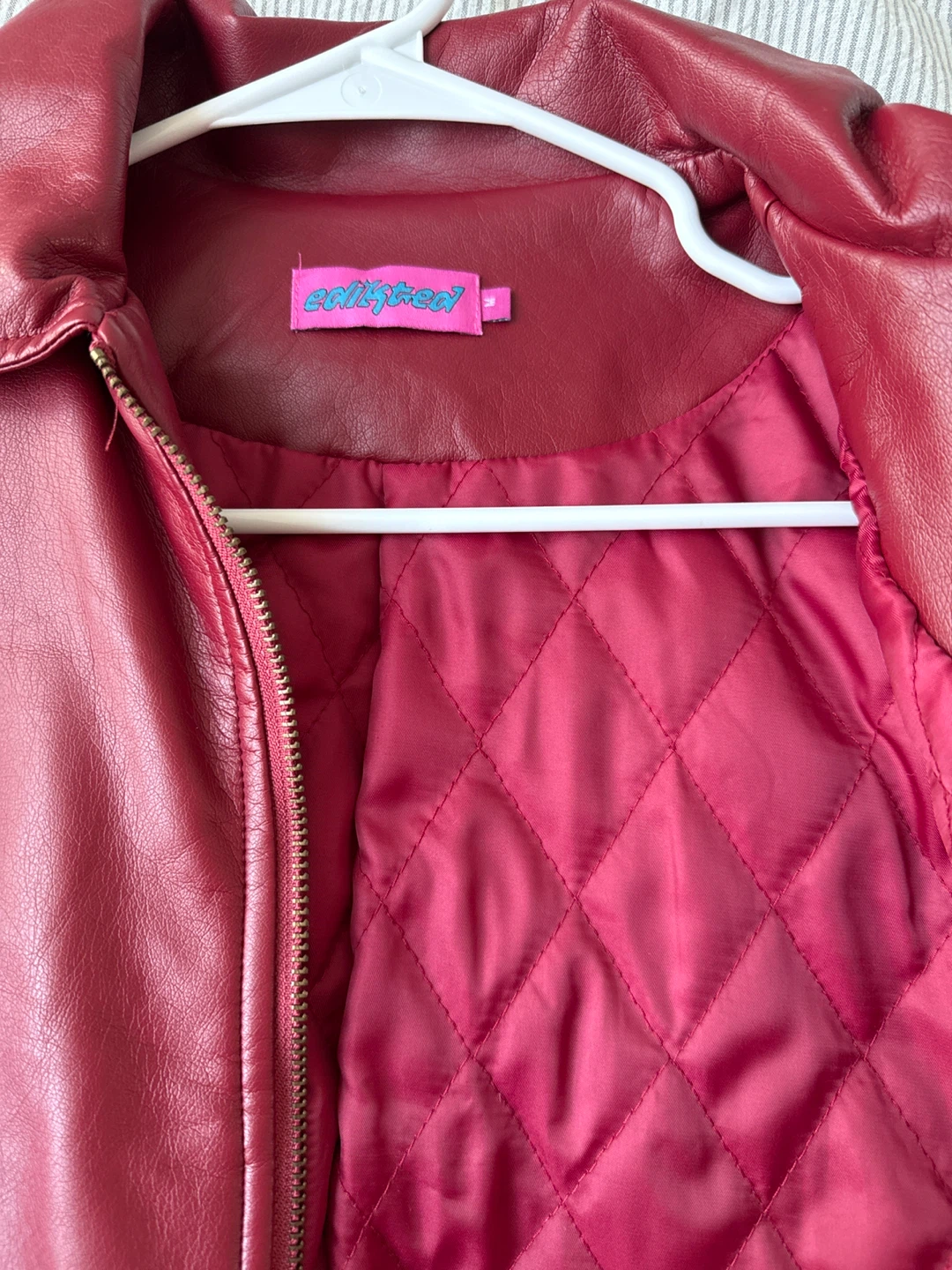 Edikted Red Faux Leather Zip-Up Jacket – Cropped Vintage Style - photo 2
