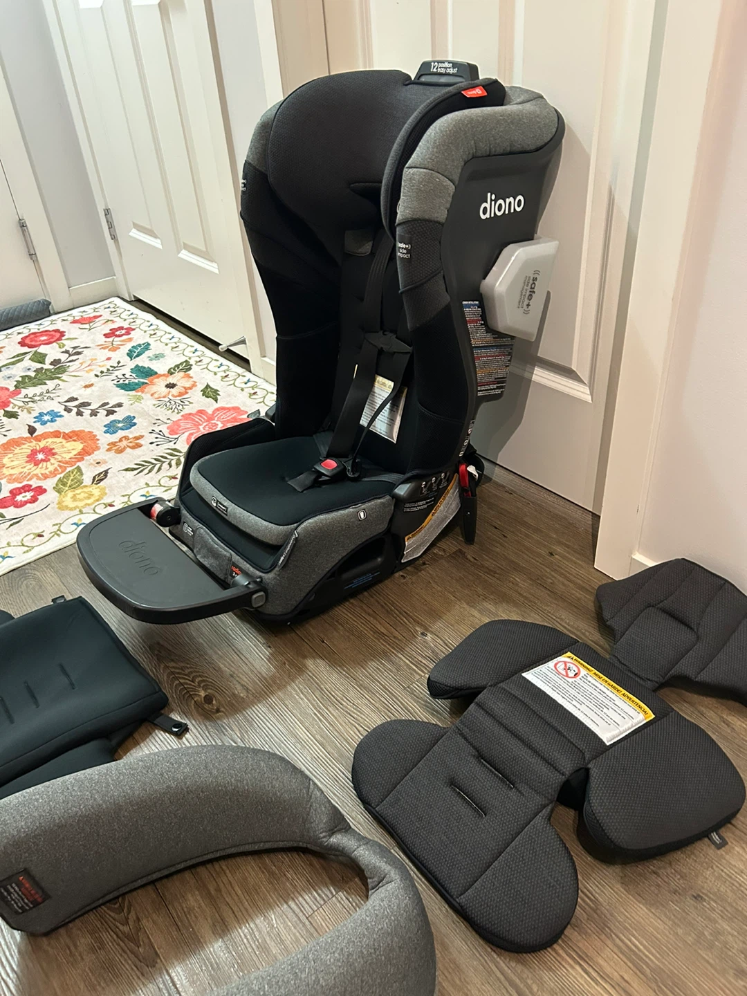 Diono Radian Q 3 Across with footrest - photo 2