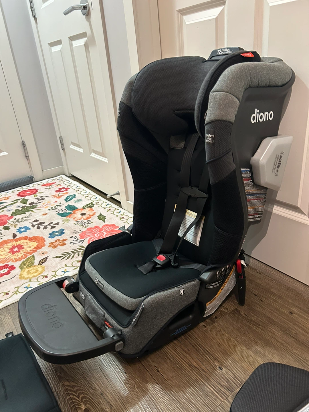 Diono Radian Q 3 Across with footrest - photo 5