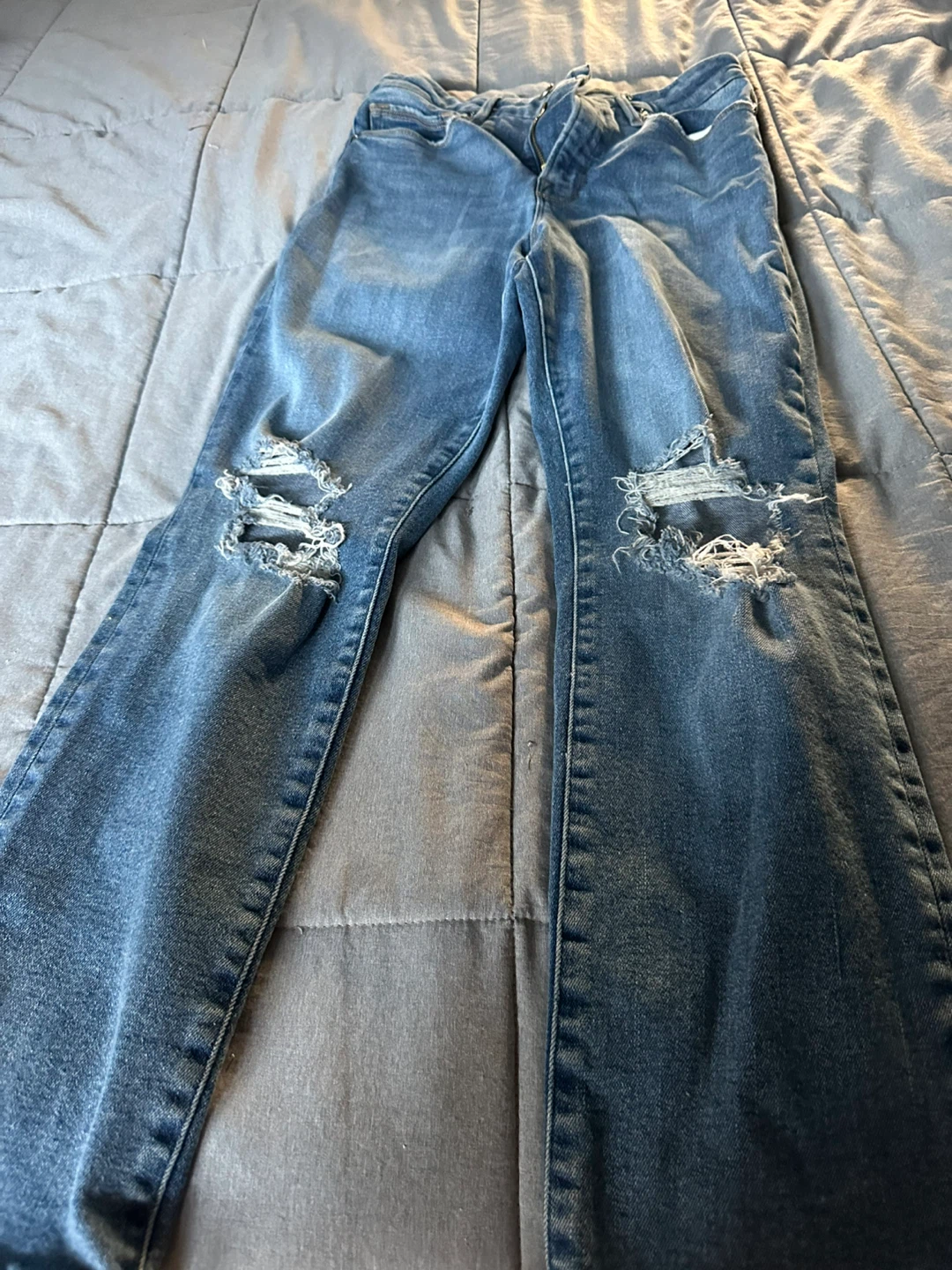 Good American Distressed Flare Jeans Size 6/28 - photo 2