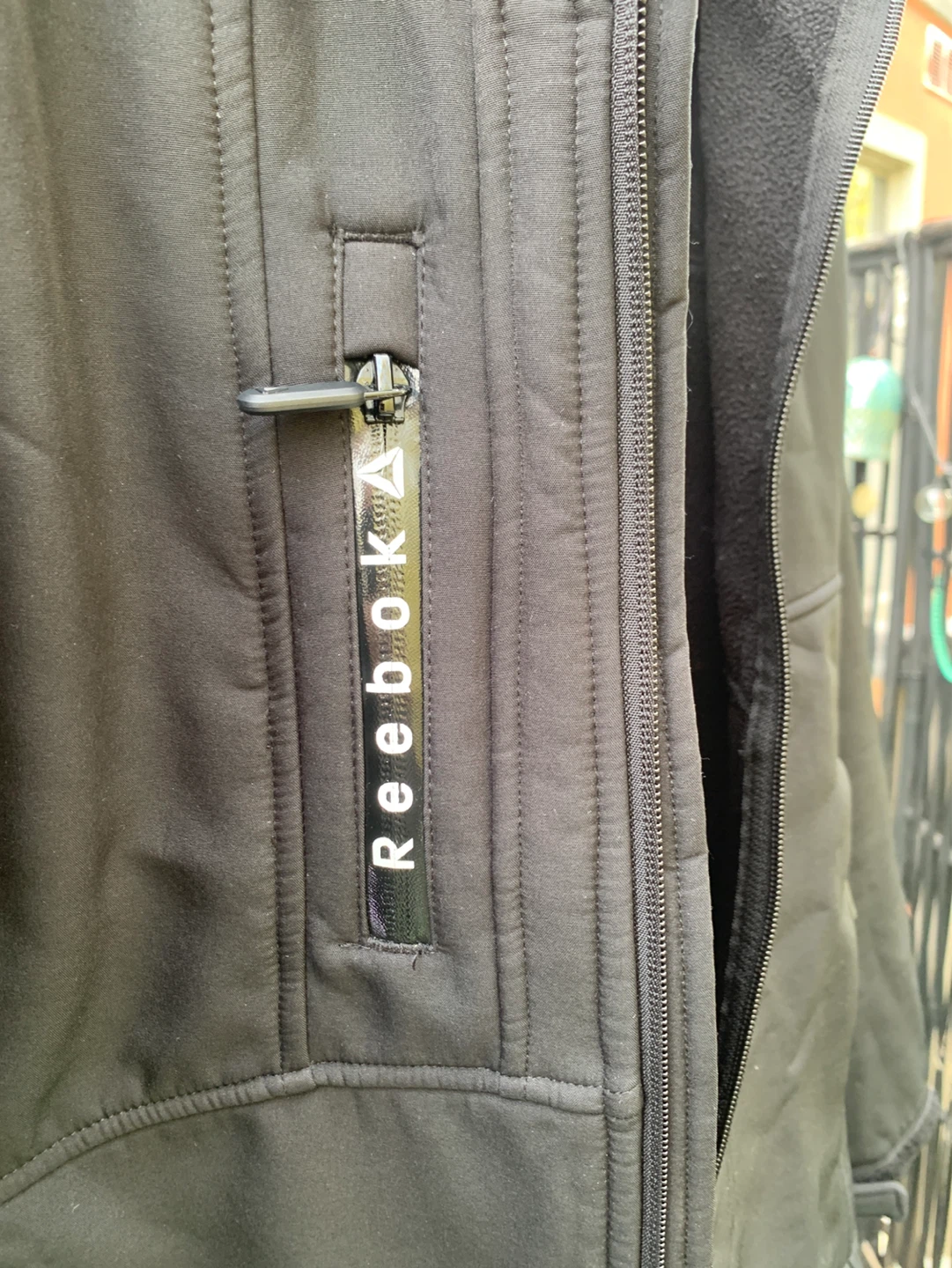 Reebok Boy’s Softshell Jacket with Hood. Size ,,L/G” 10/12 years - photo 2