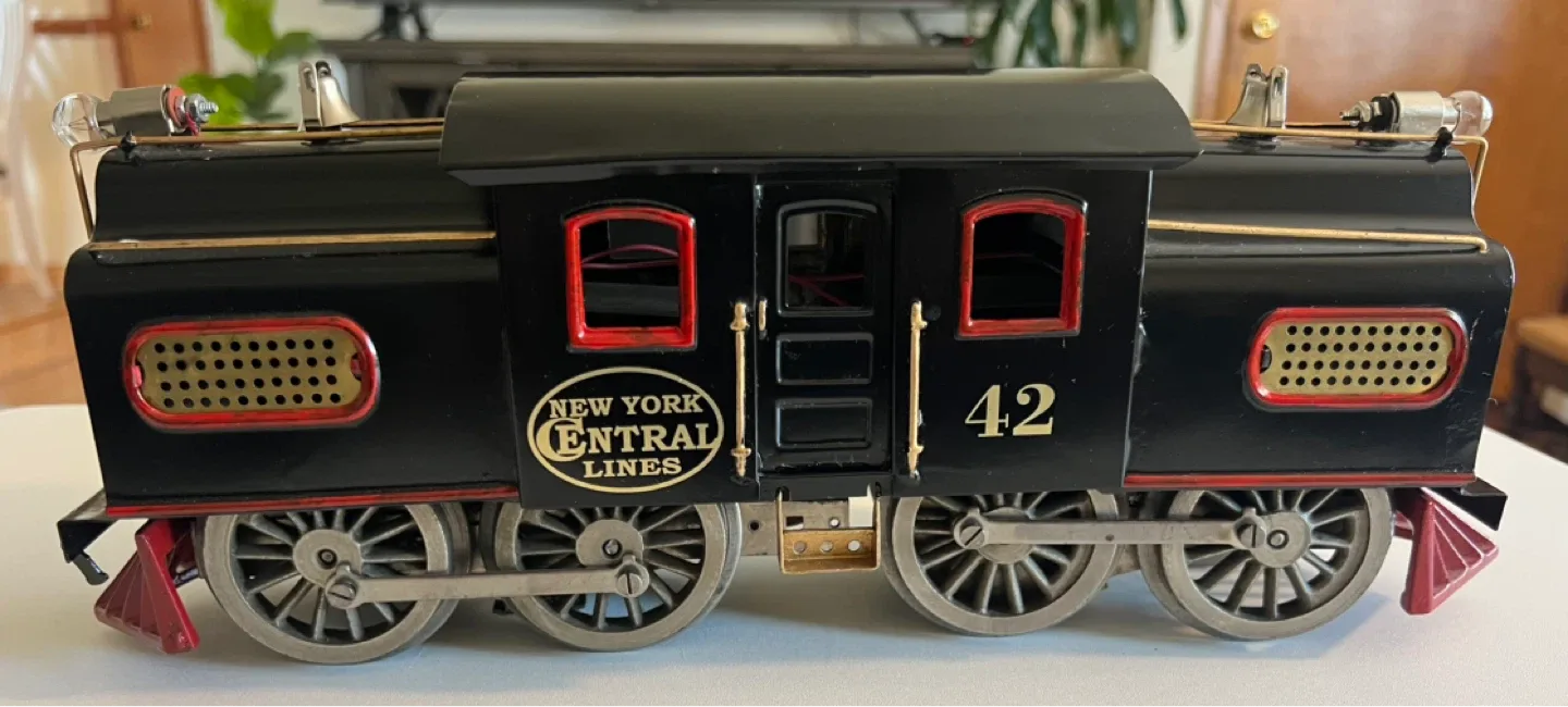Lionel New York Central Lines "42" Toy Train Engine