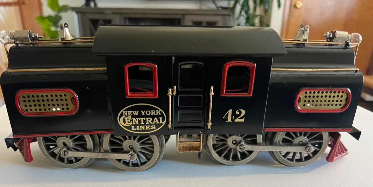 Lionel New York Central Lines "42" Toy Train Engine - photo 3