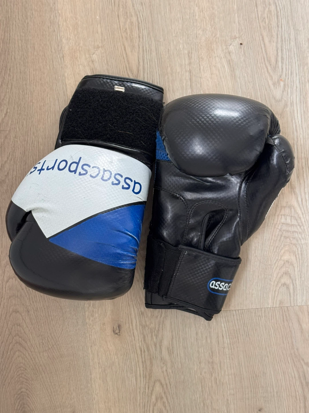 Venum and Assc Sports Boxing Gloves and Shin Guards Set - photo 3