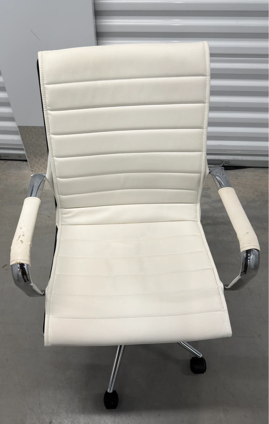Modern White Leather Office Chair - photo 3