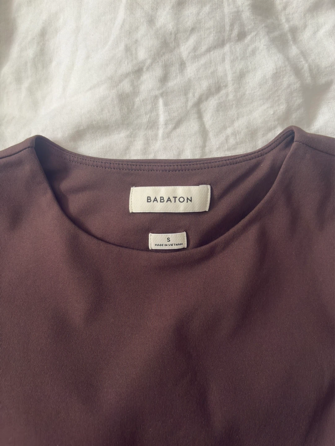 Babaton Original Contour Waist T-Shirt - Size S - photo 2