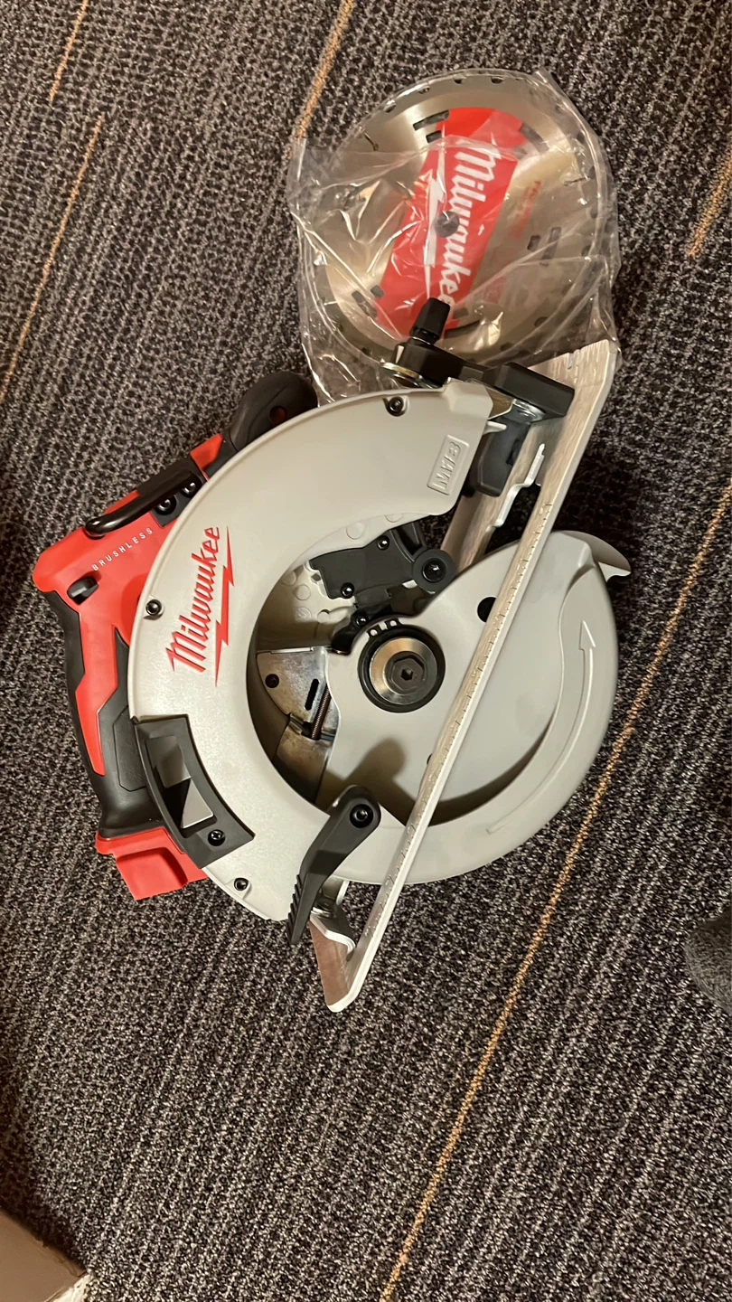 Milwaukee M18 FUEL Circular Saw with Extra Blade