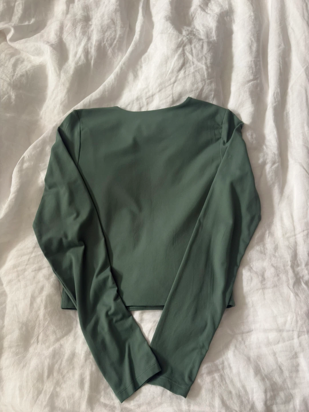 Babaton Contour Long Sleeve T-Shirt - Green - Size M - photo 3