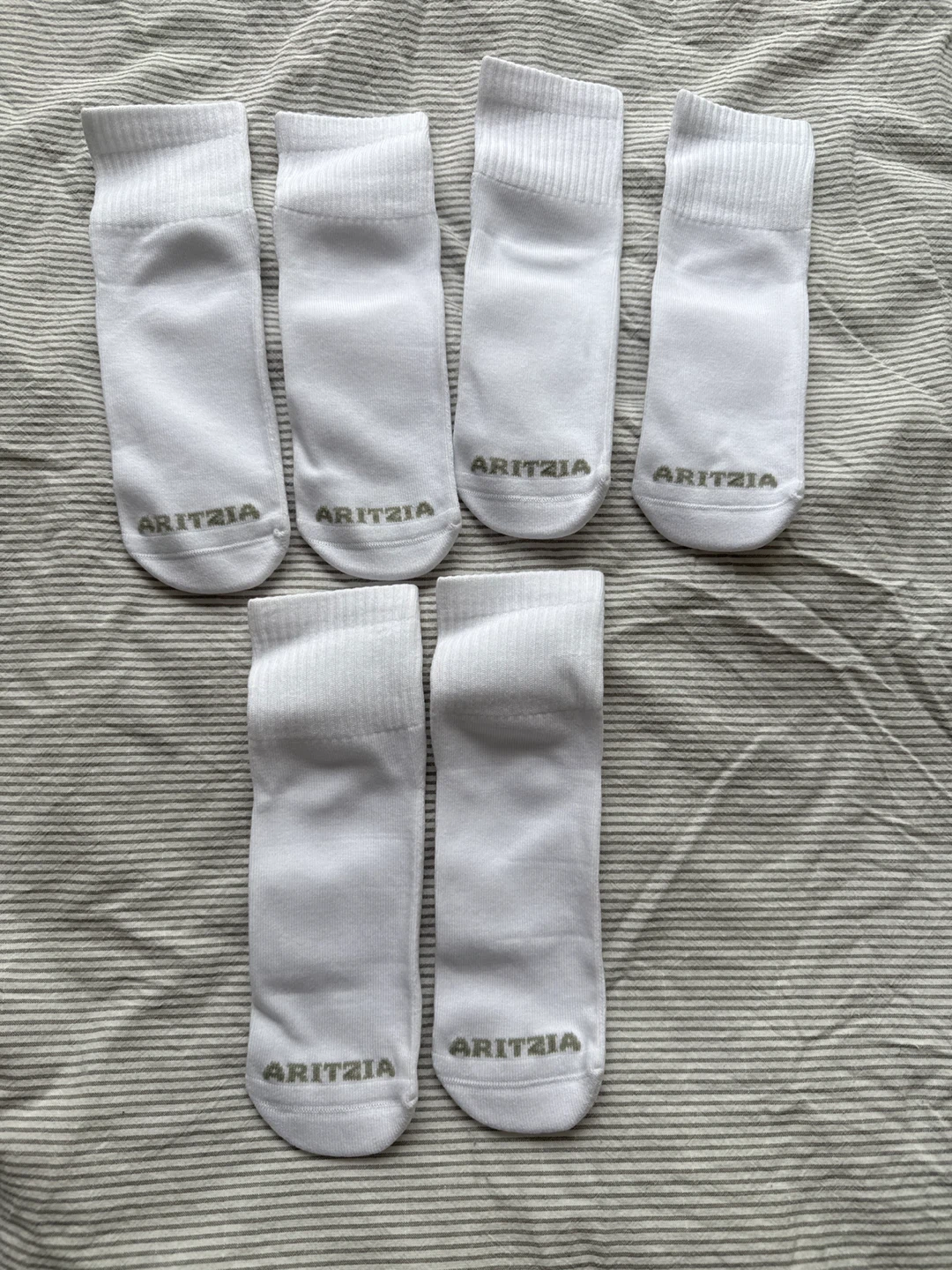 Aritzia White Crew Socks - Pack of 3